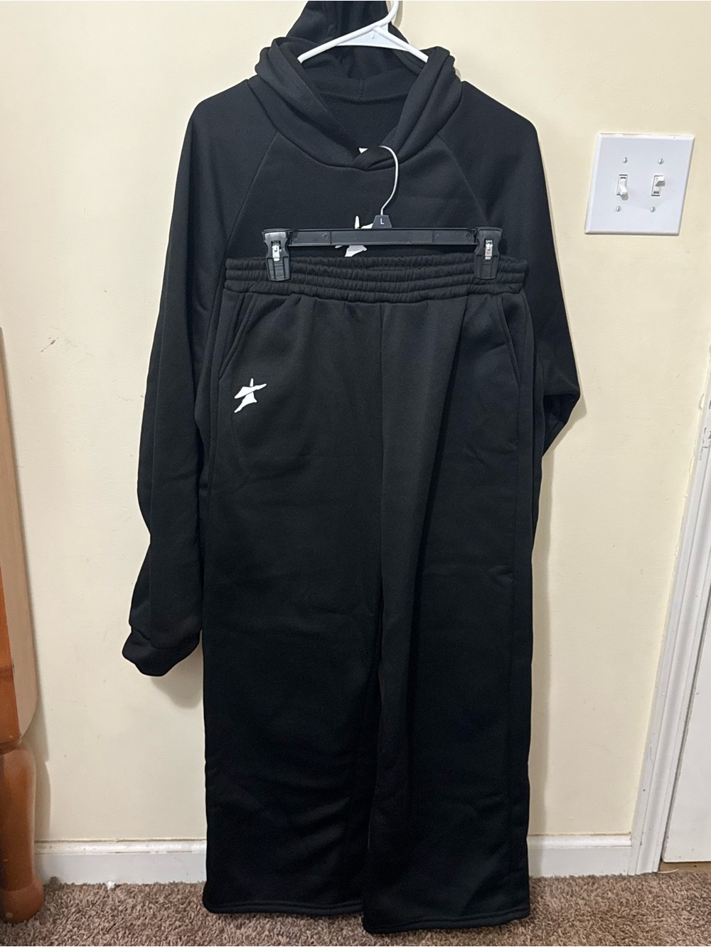 Black Pullover Hoodie and Jogger Set - Athletic Comfort
